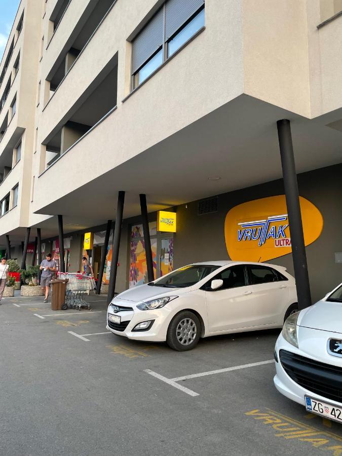 Apartman Welcome To Tresnjevka Ζάγκρεμπ Εξωτερικό φωτογραφία