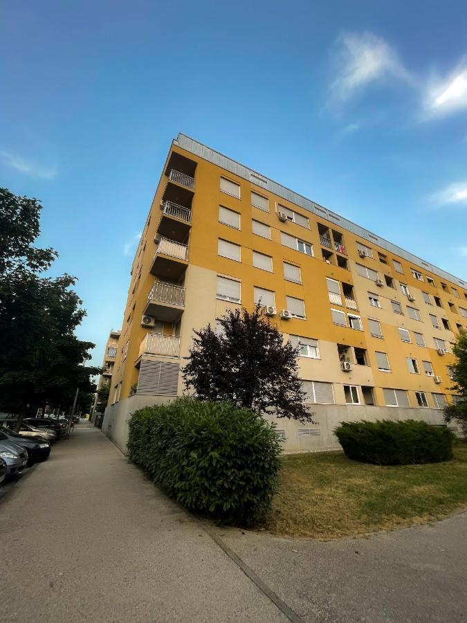 Apartman Welcome To Tresnjevka Ζάγκρεμπ Εξωτερικό φωτογραφία
