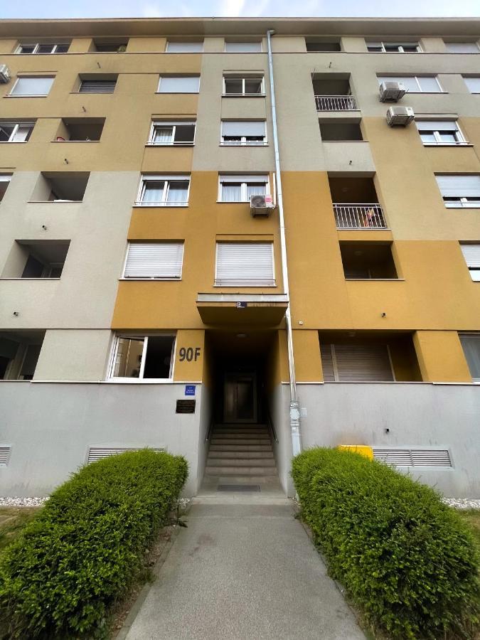 Apartman Welcome To Tresnjevka Ζάγκρεμπ Εξωτερικό φωτογραφία