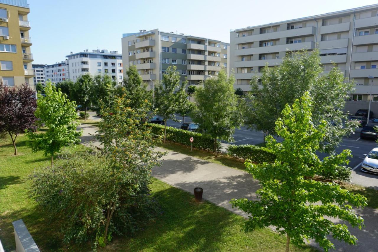 Apartman Welcome To Tresnjevka Ζάγκρεμπ Εξωτερικό φωτογραφία